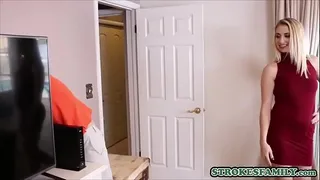 Stepdad and stepdaughter found an empty room to fuck