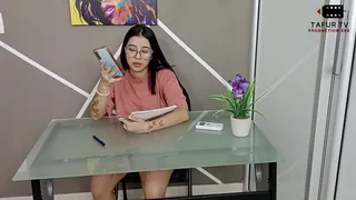 Consultation with a psychologist turns into a delicious blowjob directly in her mouth