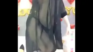 Uplive fell in love with teacher Thao, who danced eroticly