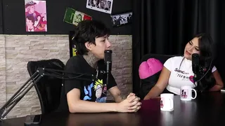 She would have an open relationship, he answers if he is bad in bed and finds swingers repulsive, and what sex means... - DJ Rafa Loira and Mateus Hwang (SHEER/RED)