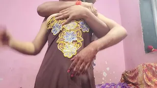 Kavita Bhabhi's ass and pussy are both good, the brother-in-law could not stay