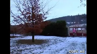 Hotty gets finger screwed