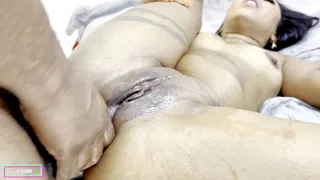 Big titty Latina let the guy fuck her for her to have money