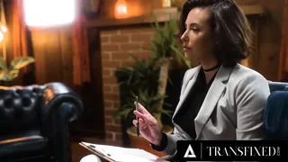 Trans Redhead Jean Hollywood Plows Their Therapist