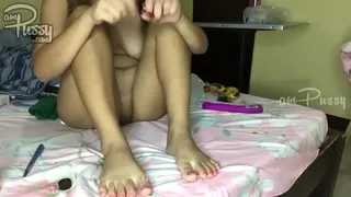 camelt toe in pink panties  ass