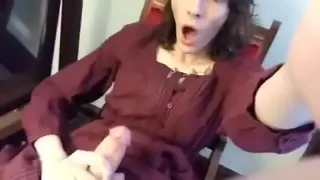Amateur tranny stroking and cumming