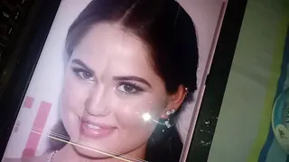 Cumming on her face