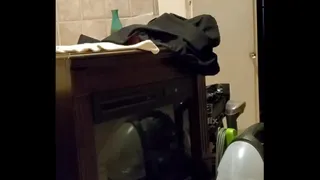 THICK WOMAN MESSING WITH VIBRATOR