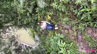 Young girl goes fishing and ends up getting fucked in the woods, getting her ass full of hot milk - Aline Novak