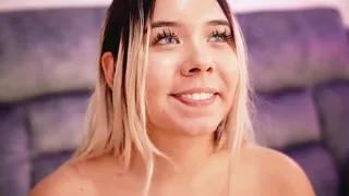 Colombian webcamer slut knows how to excite you in her online show