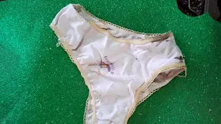 Lady's breeches with heavy load