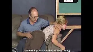 ï»¿Girl with glasses gets a better look at her red ass