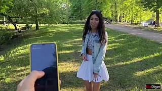 Girlfriend gets orgasms in a public park and I control it with a toy from Flirtwithsb
