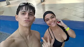 COUPLE OF STEPBROTHERS RECORD THEMSELVES FUCKING BUT BEFORE THAT THEY ARE GOING TO TAKE SOME PHOTOS IN THE POOL - HOMEMADE PORN IN SPANISH