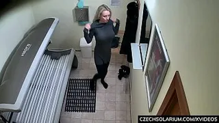 Beautiful Big Tits MIlf in Public Solaruim