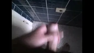 Jerking off in the bath