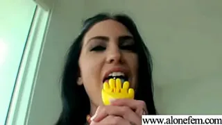 Amateur Girl Play With Sex Toys In Front Of Camera vid18