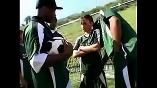 Video She wants to play soccer