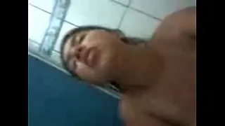 Busty Beating a Siririca in the Bathroom