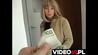 Polish porn - Unemployed gives a blowjob