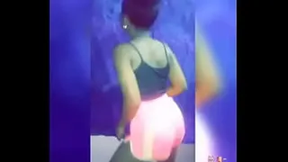 Suriname girl twerk