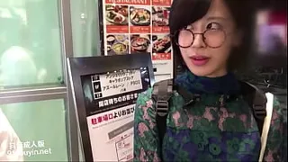 The beautiful teacher on the street is too feminine