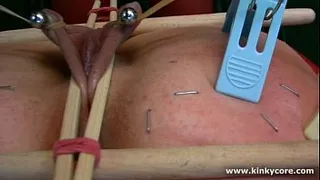 Boyfriend tries to put in his cock into his gf’s tight slut
