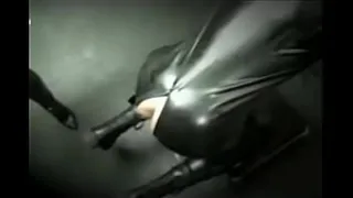 dominatrix in full latex spanking