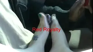 Red footjob while diving