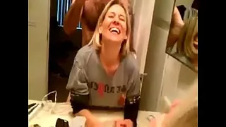 I'm fucking a mature woman in the ass