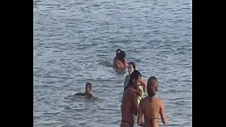 Crazy Couple Giving 'Umzinha' At Rio das Ostra Beach