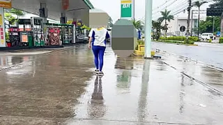Hot gas station attendant leaked online giving her ass to the gas station manager