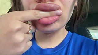 AWESOME SPITTING MOUTH LATINA
