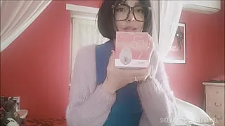 Chantal squirt with her new sex toy
