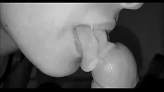 Casadinha bitch drinking milk in her mouth. Comment on my little movies, which I'll post more!! Leave your Skp in the comments! kisses