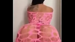 Angel Lima wiggling the tail