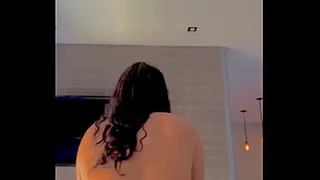 Lizbeth Rodriguez shaking her ass for a fan (She tells him now)