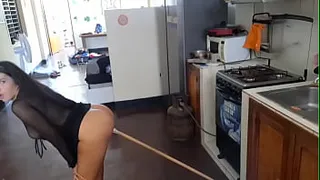 LEAKED VIDEO - Famous Mexican influencer masturbating in the kitchen with a broomstick