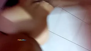 18 YEARS OLD BRENDA SANTA CRUZ BOLIVIA CAMBITA FUCKING IN A MOTEL WITH HER BOYFRIEND'S BEST FRIEND