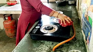 Desi Mom fuking neighbour boy's with kichen