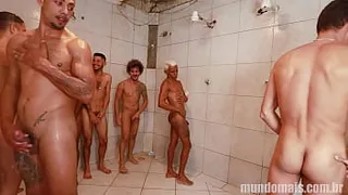 Football match ends in a suruba in the shower and locker room.