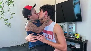 Tiny guy takes a massive cock - enriquemudu & adrianzuki