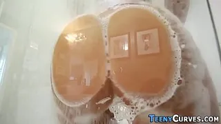 Bubble butt amateur rides
