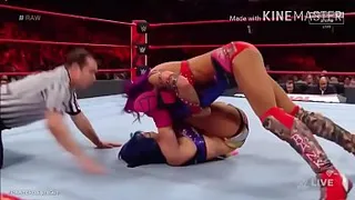 Sasha Banks takes Asuka to the limit.