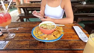 I INVITE THE GIRL FROM TINDER TO EAT AND IN THE END I CHARGE HER FOR THE FOOD WITH HER PUSSY