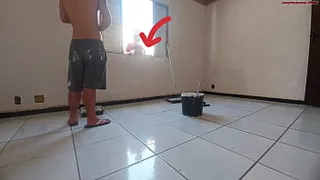 I couldn't stand it and had sex with the painter's big cock, the greedy bastard left my pussy all cummed