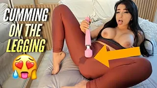 Hot and famous PORNSTAR EMANUELLY RAQUEL SQUIRTING IN TIGHT YOGA PANTS WHILE DIRTY TALKING SOME JOI