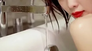 Weibo, high-value internet celebrity Yan Panpan, big wave, hips, perfect body, bathtub bath, three looming temptations, full 1080P ultra-clear original without watermark