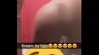 Bonnieee twerking that fat ass