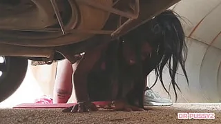 AFRICAN WOMAN WITHOUT PANTIES HAS HER CAR BREAKDOWN AND WHEN SHE BENDS DOWN TO SEE THE PROBLEM, SHE IS SURPRISED BY A STRANGER WITH A HARD COCK WHO FUCKS HER IN HER HOT AND JUICY PUSSY IN VARIOUS POSITIONS WITHOUT A SHIRT